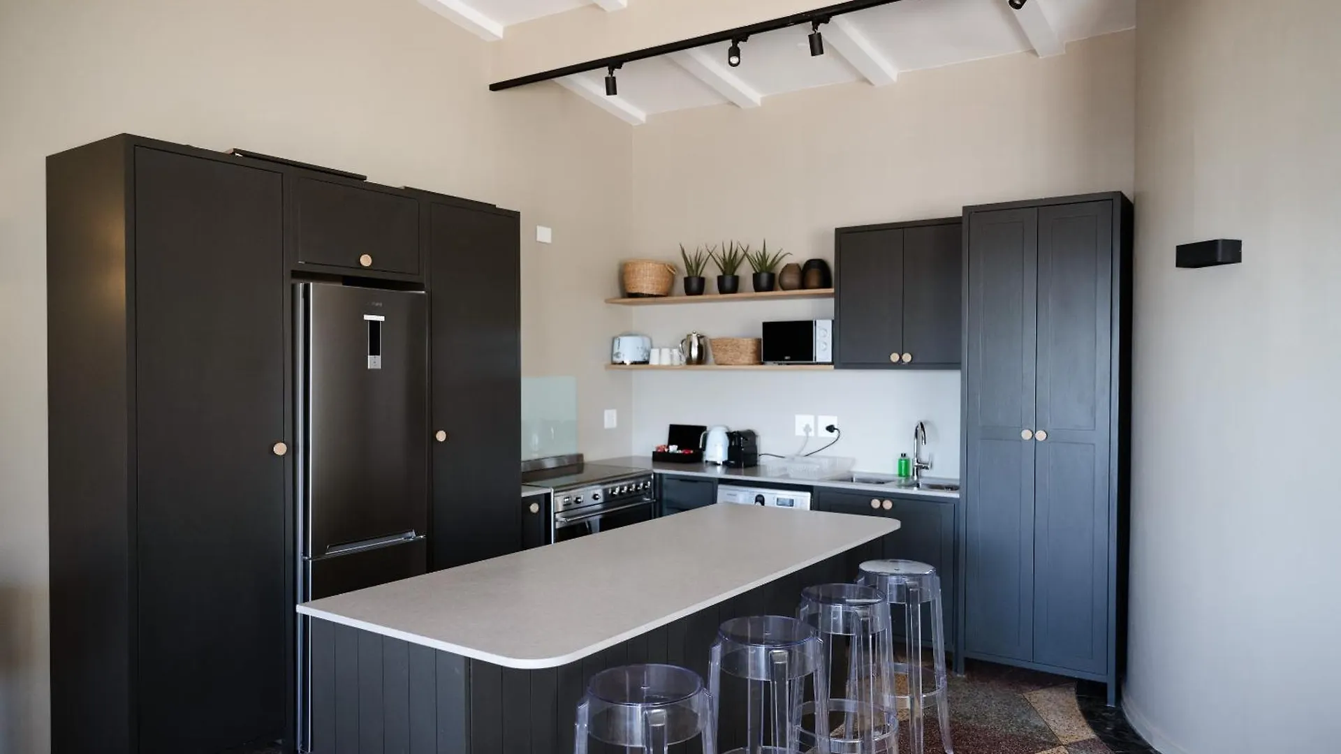 Tidal Pool Apartments - Camps Bay Cape Town