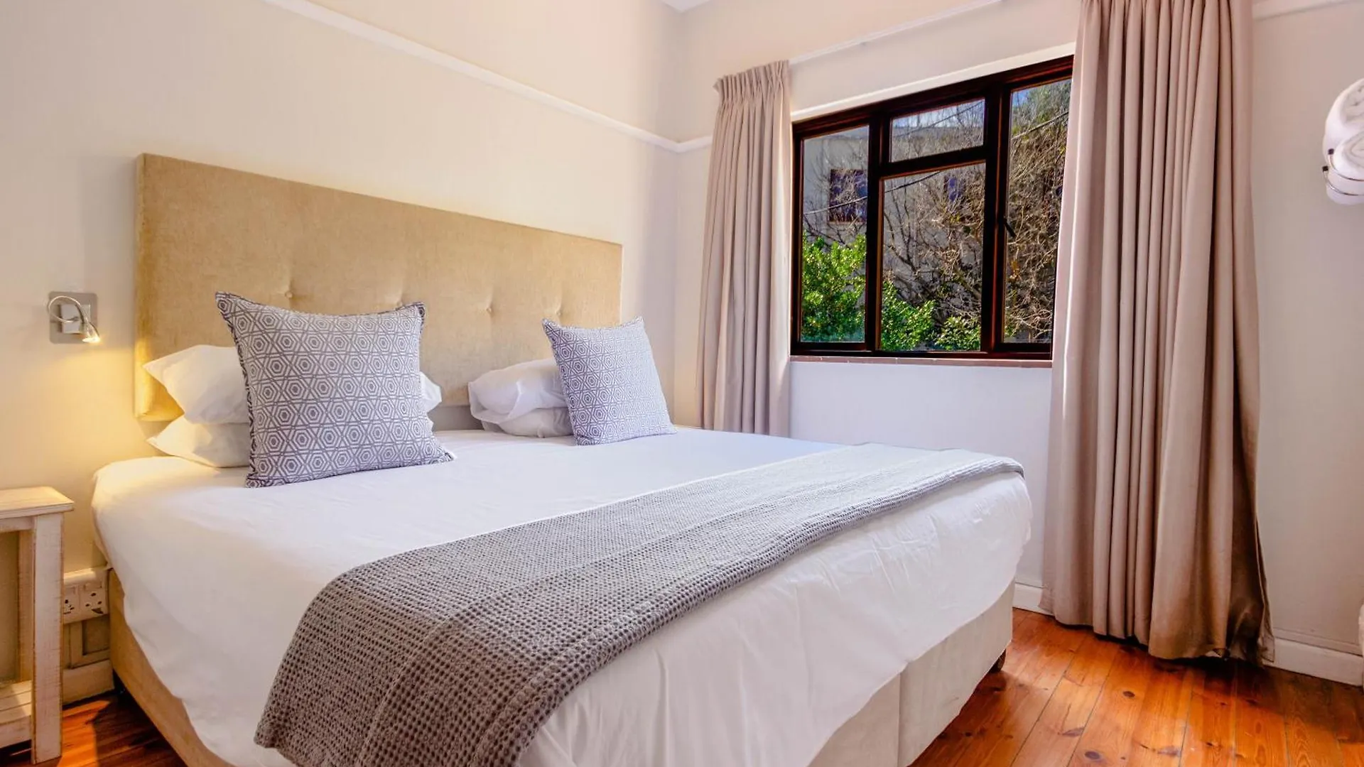 Tidal Pool Apartments - Camps Bay Cape Town