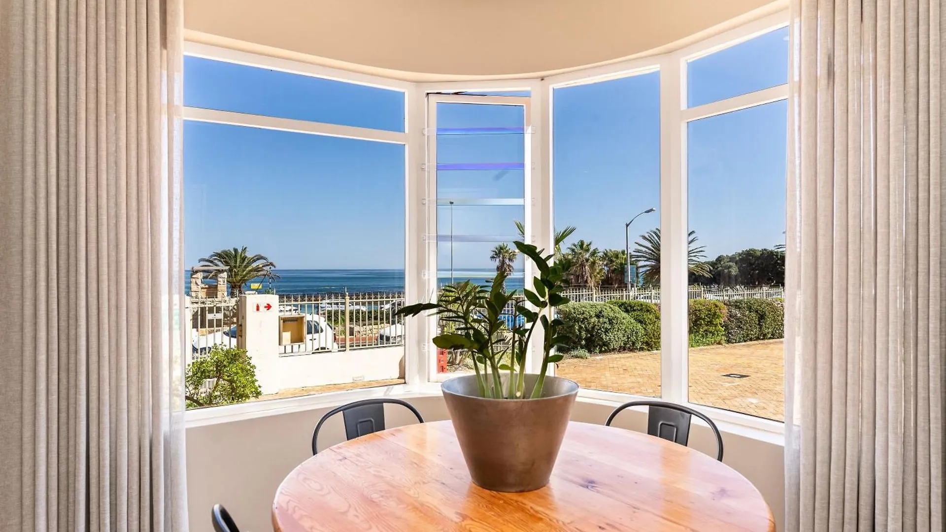Tidal Pool Apartments - Camps Bay Le Cap
